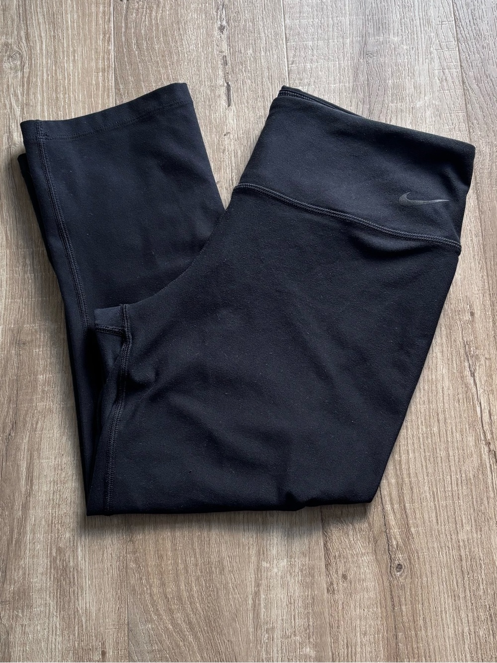 Nike Black Cropped Leggings 19”